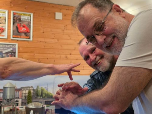 Buzzer - noch lachen sie